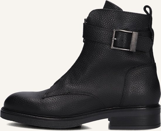 Bottine noire en cuir avec boucle latérale et zip.