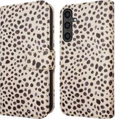 iMoshion Hoesje Geschikt voor Samsung Galaxy S23 FE Hoesje Met Pasjeshouder - iMoshion Design Bookcase smartphone - Meerkleurig / Black And White Dots