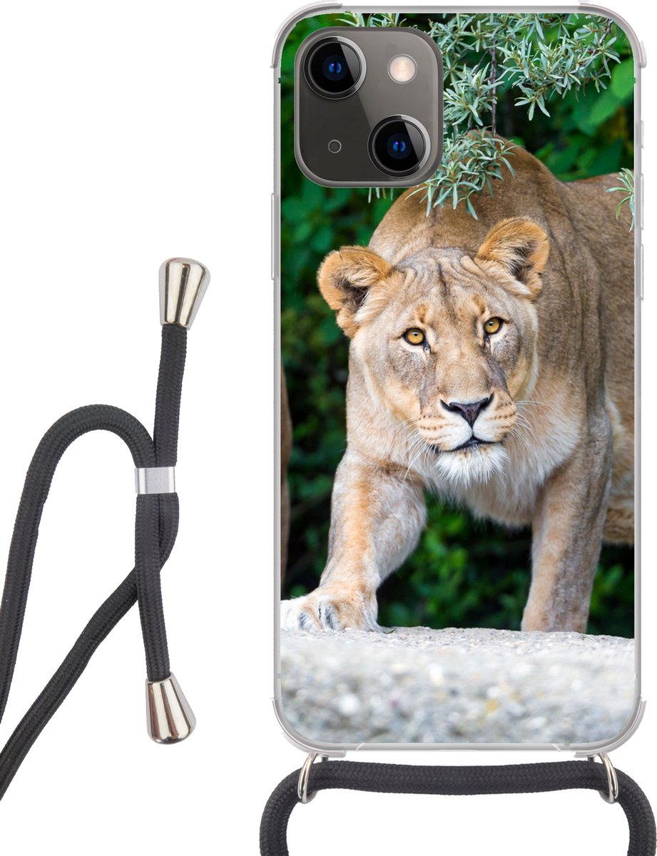 Telefoonhoesje Geschikt voor iPhone 13 - Leeuwinnen - Wilde dieren - Jacht - Siliconen - Crossbody - Backcover met Koord - Telefoonhoesje met koord - Hoesje met touw Telefoonhoesje