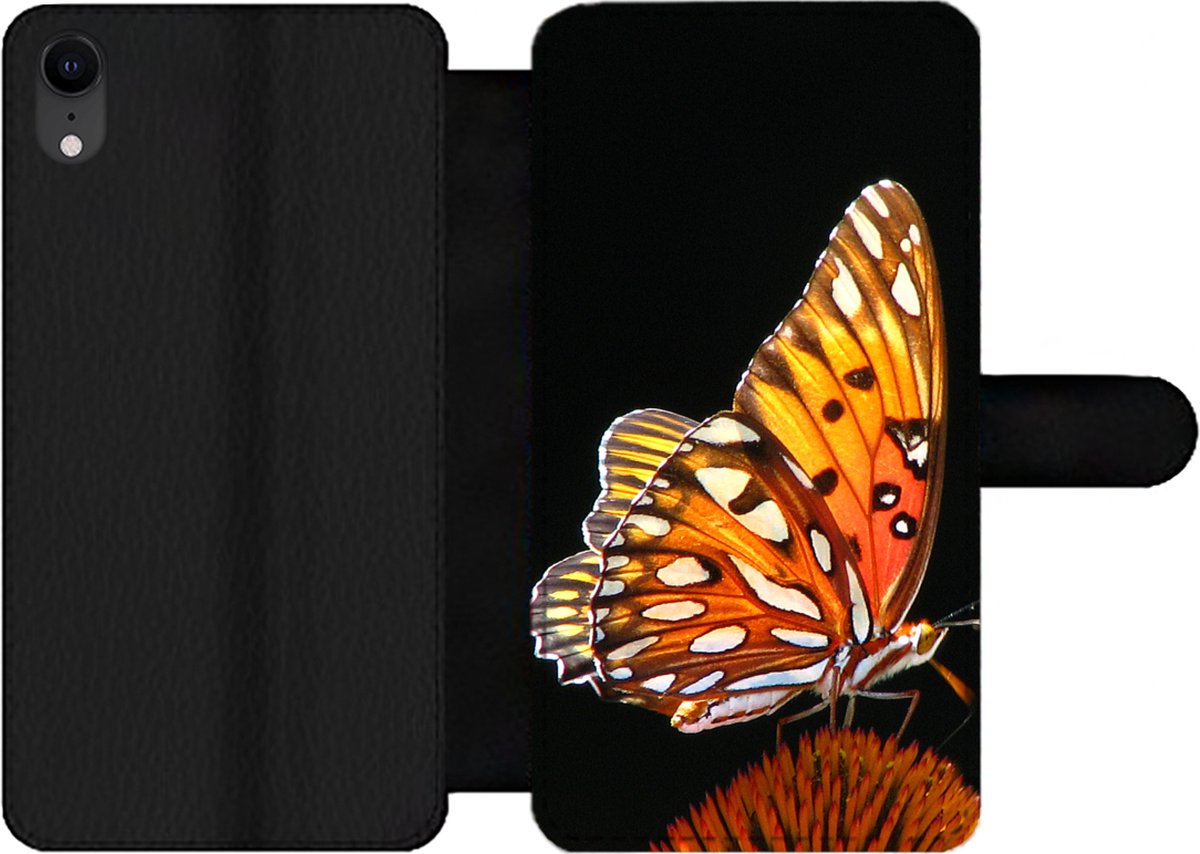 Telefoonhoesje Geschikt voor iPhone XR telefoonhoesje - Vlinder - Bloemen - Insect - Portret - Zwart - Oranje - Met vakjes - Wallet case met magneetsluiting