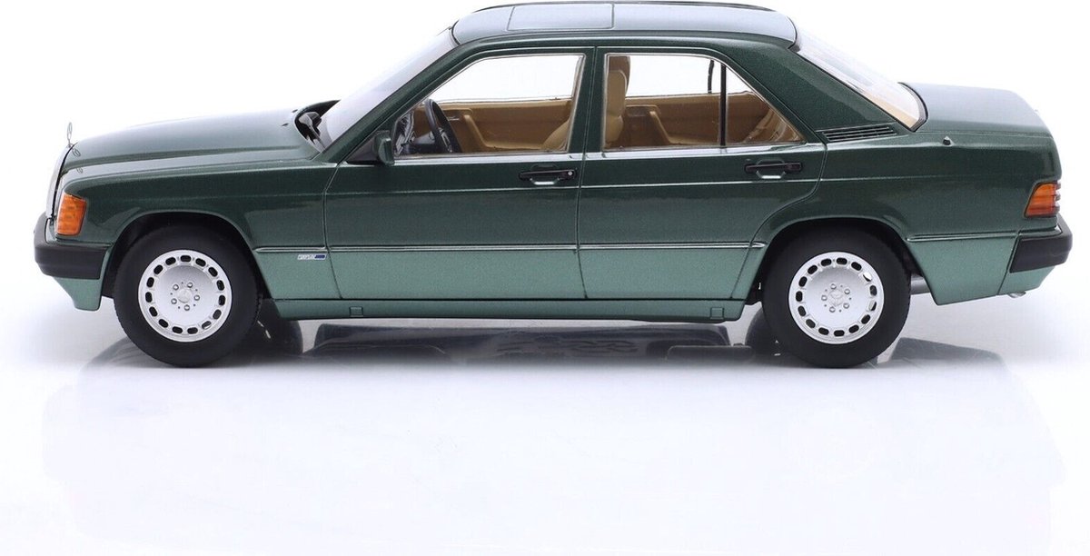Mercedes 190E 2.3 Sportline 1993 - Triple 9 1/18 - Neuve - Métal Monté