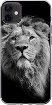 Geschikt voor iPhone 12 mini hoesje - Aziatische leeuw tegen zwarte achtergrond in zwart-wit - Siliconen Telefoonhoesje