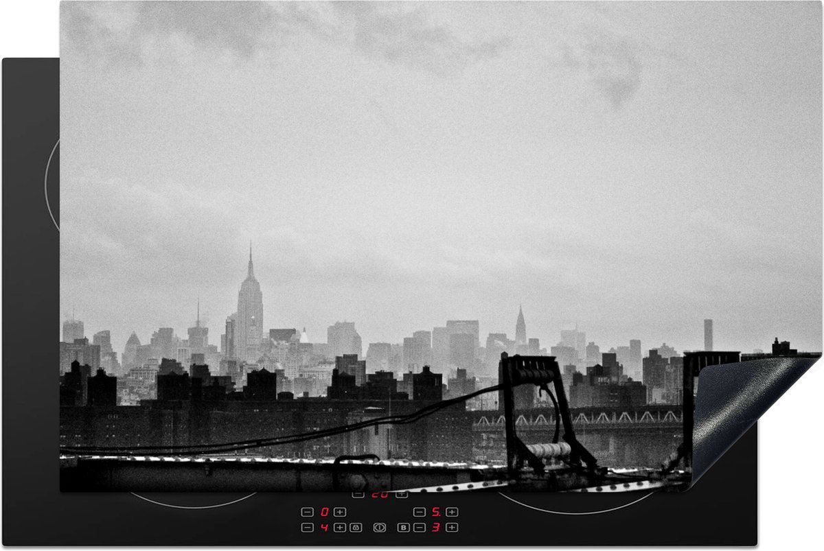 KitchenYeah® Inductie beschermer 81.6x52.7 cm - New York skyline in zwart-wit - Kookplaataccessoires - Afdekplaat voor kookplaat - Inductiebeschermer - Inductiemat - Inductieplaat mat