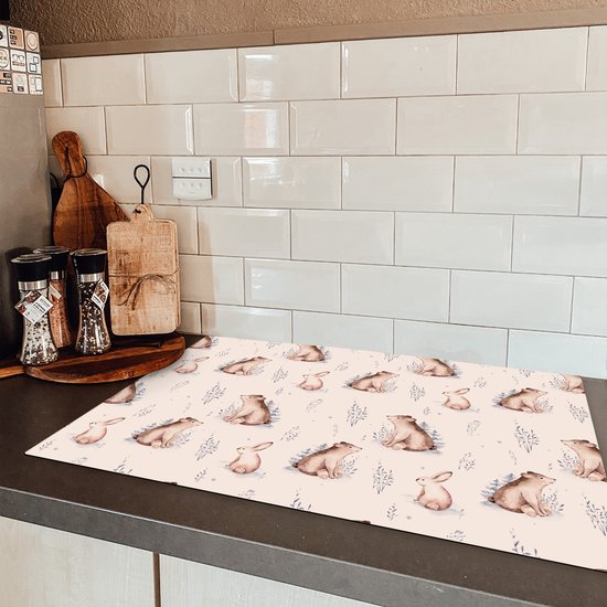 KitchenYeah® Inductie beschermer 80.2x52.2 cm - Winter - Patronen - Konijn - Beer - Kookplaataccessoires - Afdekplaat voor kookplaat - Inductiebeschermer - Inductiemat - Inductieplaat mat