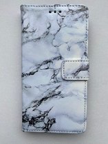 Boekhoesje - wallet case - portemonnee hoesje - marmer wit / zwart - met kaarthouders en magneetsluiting geschikt voor Galaxy S24