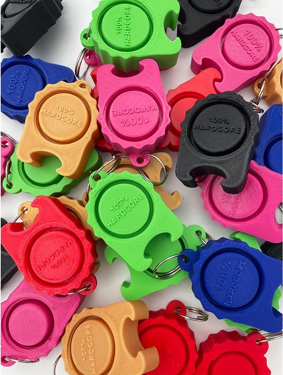 Verschillende gekleurde PartyCaps met sleutelringen, waaronder rood, groen, roze, oranje en blauw.