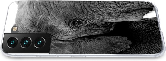 Coque Samsung Galaxy S22 Plus - Gros plan d'un éléphant dans la nature en noir et blanc - Coque de téléphone en Siliconen