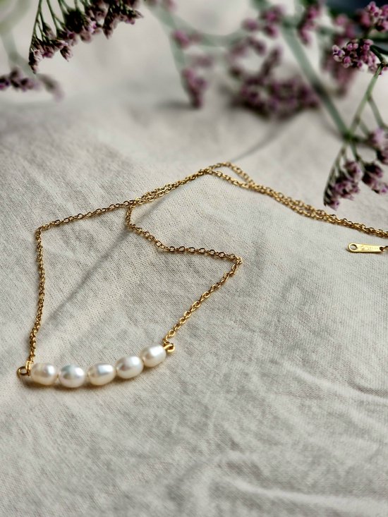 Parel ketting - gouden ketting met pearl bar - Stainless Steel - 18k goldplated - Zoetwaterparels - 1mm ketting - Dames ketting