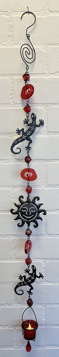 Deco theelichthouder "rood oog + gecko en zon" met metalen ketting - zwarte ketting & rode glazen stenen - lengte 120 cm - exclusief theelicht - Woondecoratie - Theelichthouder - Woonaccessoires