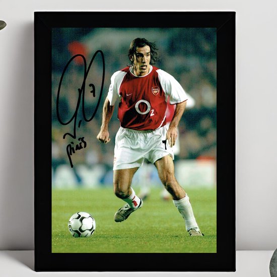 Robert Pirès Ingelijste Handtekening – 15 x 10cm In Klassiek Zwart Frame – Gedrukte handtekening – Arsenal FC - Highbury - The Invincible