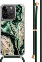 Casimoda® hoesje met groen koord - Geschikt voor iPhone 13 Pro - Groen marmer / Marble - Afneembaar koord - TPU/polycarbonaat - Zwart