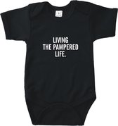 Rompertjes baby met tekst - Living the pampered life - Romper zwart - Maat 74/80