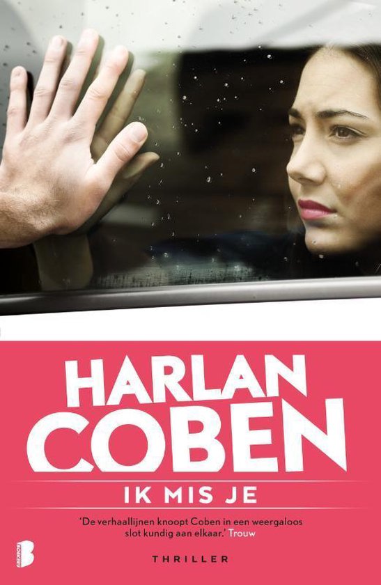 Een vrouw kijkt met verdrietige ogen naar een hand op een raam, met de titel 'Ik mis je' erboven.