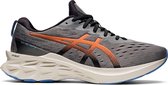 ASICS - Heren schoenen - NOVABLAST 2 - CLAY GREY/SHOCKING ORANGE - maat 44 1/2