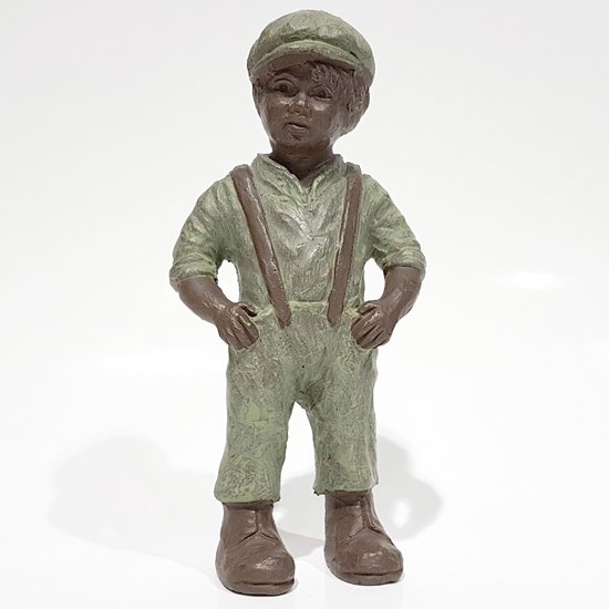 Geert Kunen / Skulptuur / Beeld / Jongen met pet - bruin / groen - 12 x 6 x 26 cm hoog.