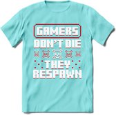Gamers don't die pixel T-shirt | Rood | Gaming kleding | Grappig game verjaardag cadeau shirt Heren – Dames – Unisex | - Licht Blauw - M