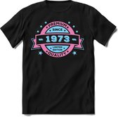 1973 Premium Quality | Feest Kado T-Shirt Heren - Dames | Licht Roze - Licht Blauw | Perfect Verjaardag Cadeau Shirt | Grappige Spreuken - Zinnen - Teksten | Maat L