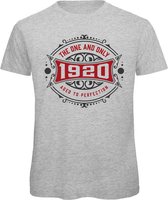 1920 The One And Only | Feest Kado T-Shirt Heren - Dames | Antraciet - Donker Rood | Perfect Verjaardag Cadeau Shirt | Grappige Spreuken - Zinnen - Teksten | Maat M