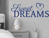 Stickerheld - Muursticker Sweet dreams - Slaapkamer - Droom zacht - Slaap lekker - Engelse Teksten - Mat Donkerblauw - 27.5x72.6cm