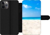 Telefoonhoesje Geschikt voor iPhone 11 Pro telefoonhoesje - Strand - Zee - Zand - Met vakjes - Wallet case met magneetsluiting