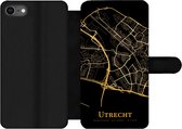 Bookcase Geschikt voor iPhone 7 telefoonhoesje - Utrecht - Stadskaart - Goud - Met vakjes - Wallet case met magneetsluiting