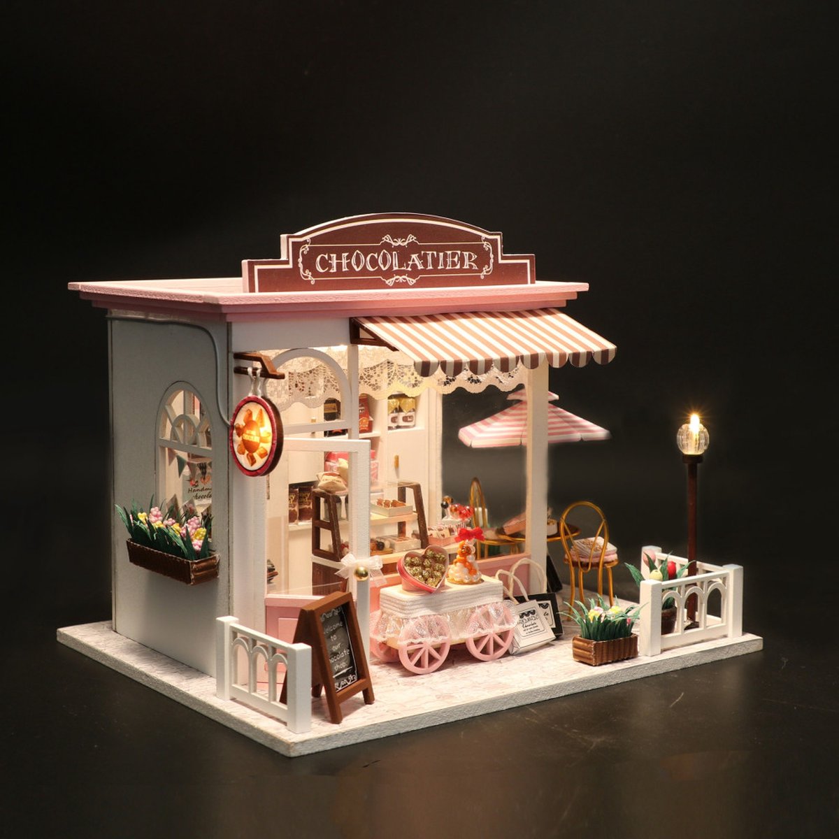 Modelbouwpakket Chocolatier - Volwassenen & Kinderen - DIY - Hobby - Knutselen - Poppenhuis - Doll House - Crafts&Co — afbeelding 10