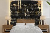 Behang - Fotobehang Muziek - Goud - Zwart - Breedte 220 cm x hoogte 220 cm
