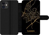 Bookcase Geschikt voor iPhone 12 Pro telefoonhoesje - Leiden - Kaart - Goud - Met vakjes - Wallet case met magneetsluiting