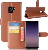 Mobigear Telefoonhoesje geschikt voor Samsung Galaxy A8 (2018) Hoesje | Mobigear Classic Bookcase Portemonnee | Pasjeshouder voor 3 Pasjes | Telefoonhoesje voor Pinpas / OV Kaart / Rijbewijs - Cognac