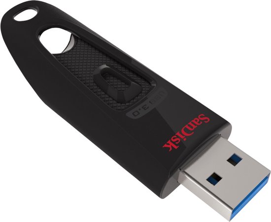 Clé USB SanDisk Cruzer Ultra noire de 32 Go, USB 3.0, vue en biais de face, avec zone de préhension texturée et trou pour porte-clés.