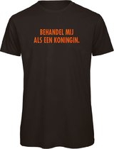 Koningsdag t-shirt zwart M - Behandel mij als een koningin - soBAD. | Oranje shirt dames | Oranje shirt heren | Koningsdag | Oranje collectie