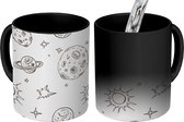 Magische Mok - Foto op Warmte Mokken - Koffiemok - Space - Planeten - Design - Zwart - Wit - Magic Mok - Beker - 350 ML - Theemok