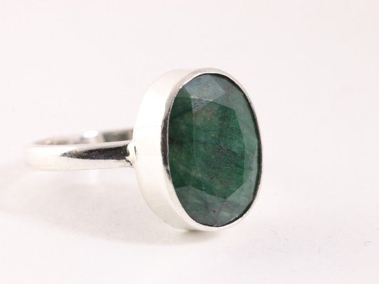 Zilveren ring met smaragd - maat 16.5