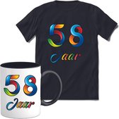 58 Jaar Vrolijke Verjaadag T-shirt met mok giftset Zwart | Verjaardag cadeau pakket set | Grappig feest shirt Heren – Dames – Unisex kleding | Koffie en thee mok | Maat 3XL