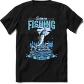 Salmon fishing | vissen outdoor T-Shirt Heren / dames | hengelsport cadeau Shirt - grappige Spreuken, Zinnen en Teksten Maat M