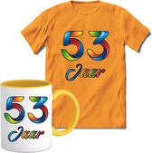 53 Jaar Vrolijke Verjaadag T-shirt met mok giftset Geel | Verjaardag cadeau pakket set | Grappig feest shirt Heren – Dames – Unisex kleding | Koffie en thee mok | Maat L