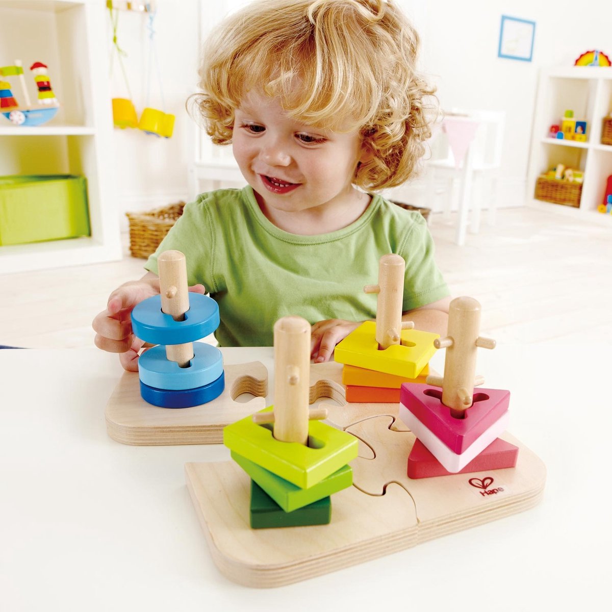 Hape Creatief Steekkralen Puzzel - Houten Vormpuzzel voor Peuters vanaf 18 Maanden, 16 Stukjes — afbeelding 11