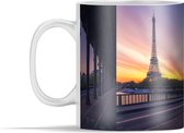 Mok - De Eiffeltoren vanaf een brug over de Seine - 350 ml - Beker
