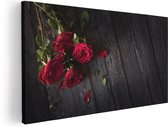 Artaza Canvas Schilderij Rode Rozen Op De Grond - 60x30 - Foto Op Canvas - Canvas Print