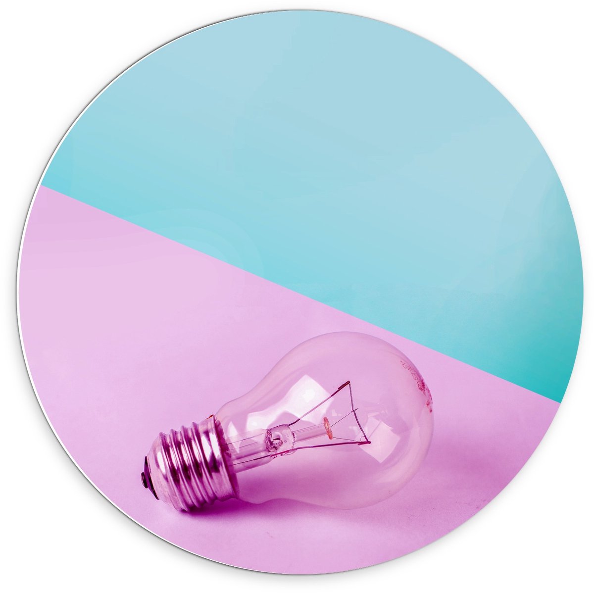 Forex Wandcirkel - Gloeilamp Roze/Blauwe Achtergrond - 70x70cm Foto op Wandcirkel (met oph