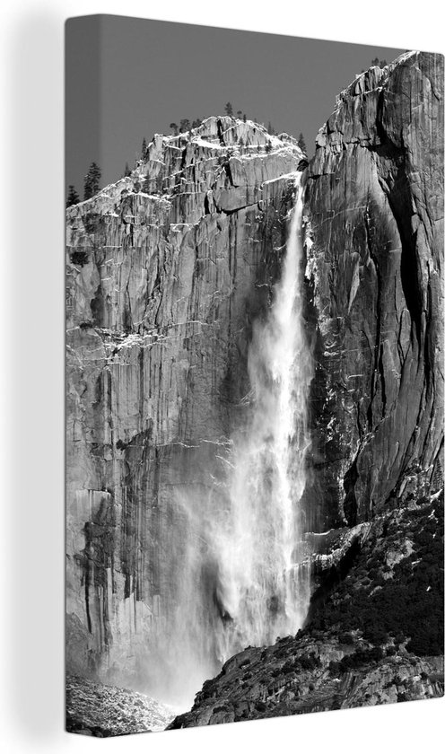 Canvas Schilderij Een waterval met sneeuw en een regenboog in het Nationaal park Yosemite - zwart wit - 20x30 cm - Wanddecoratie