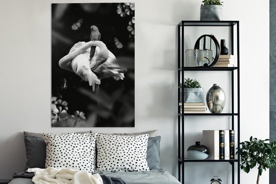 Tableau sur toile Flamingo avec papillons dans la jungle - noir et blanc - 80x120 cm - Décoration murale