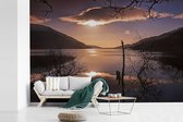 Behang - Fotobehang Kleurrijke zonsopgang over het Loch Lomond meer in Schotland - Breedte 330 cm x hoogte 220 cm