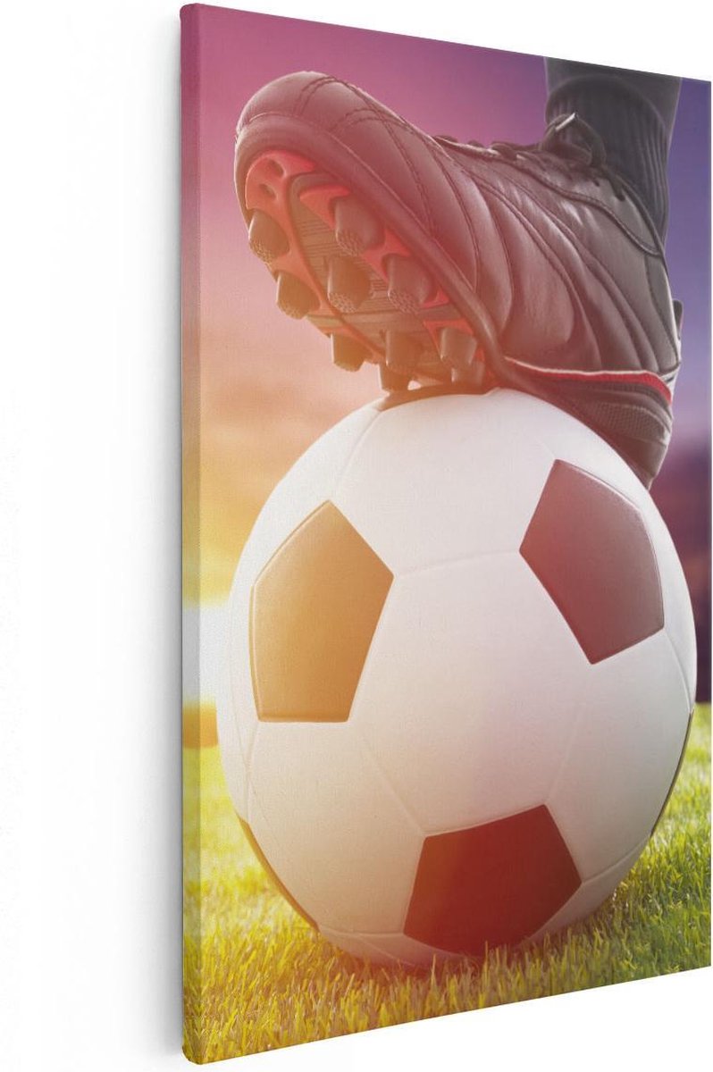 Artaza Canvas Schilderij Klassieke Voetbal Aftrap Met Zonsondergang - 20x30 - Klein - Foto Op Canvas - Canvas Print