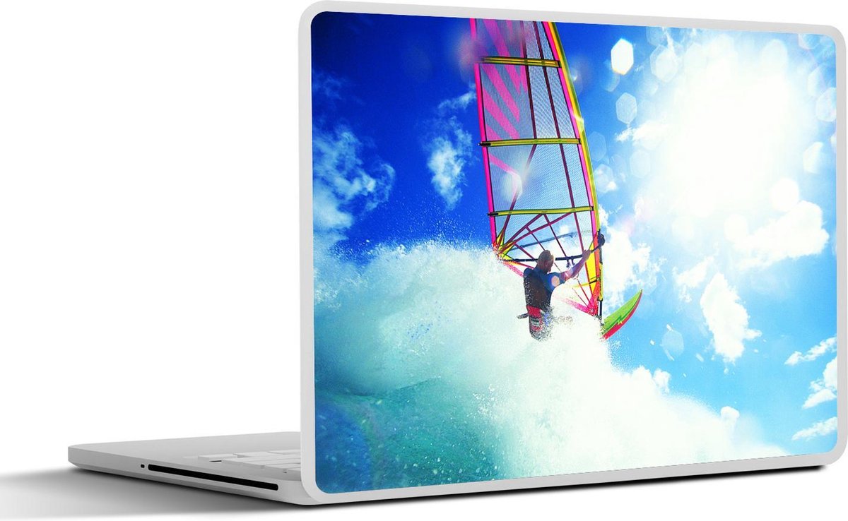 Afbeelding van product SleevesAndCases  Laptop sticker - 10.1 inch - Een windsurfer surft door een hoge golf