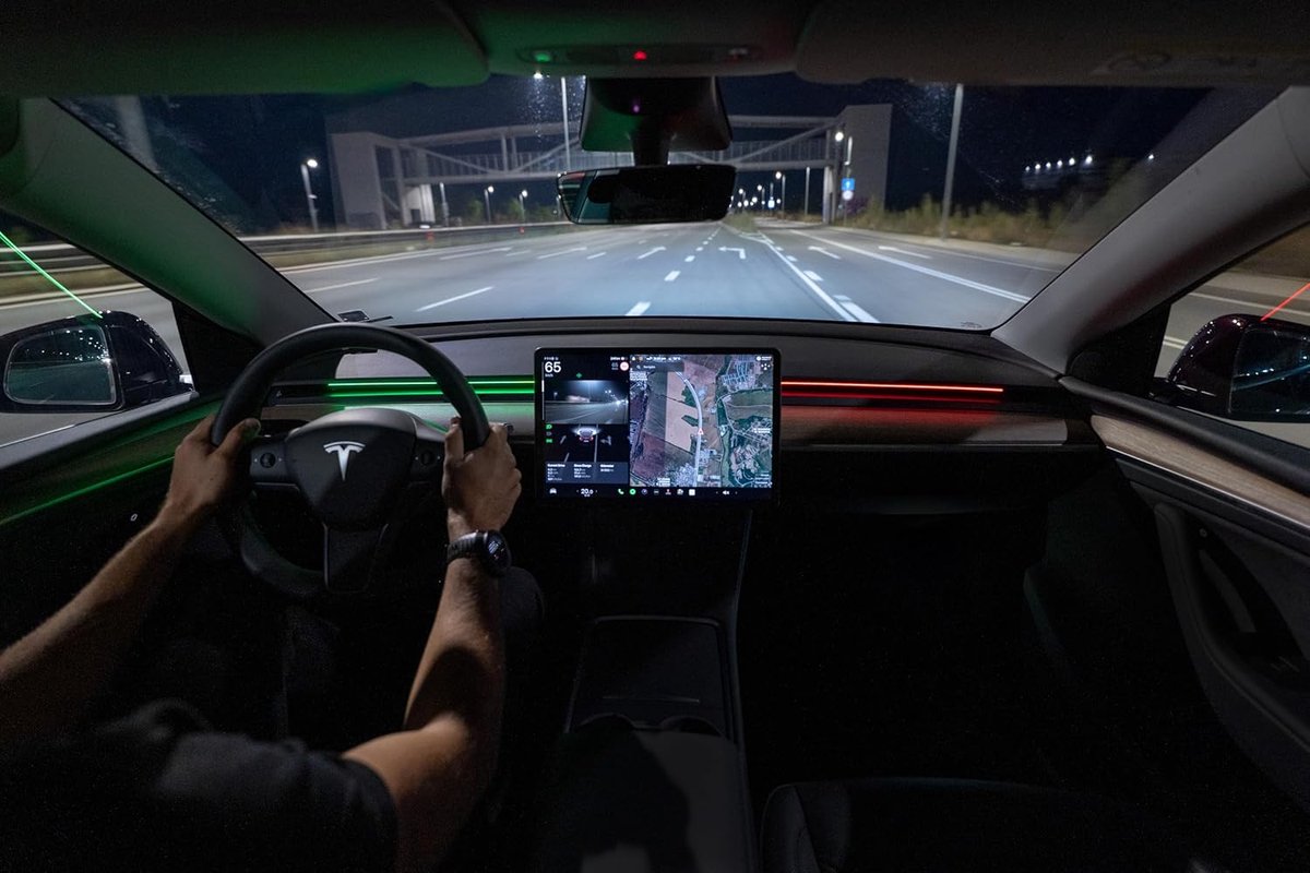 SnelShoppen - S3XY Strip voor Tesla Model 3 & Y LED Lichtstrip RGB Slimme Ambient Verlichting 2021-2024 - Eenvoudige Installatie, Veelzijdige Aanpassi