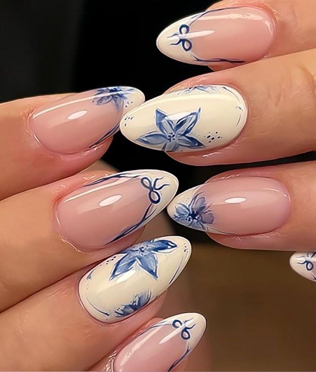 SnelShoppen - Flower French Tip Nail Foil UV Gel Nagelstickers - Zelfklevende Nail Art Stickers - 20 Stuks - Duurzaam en Veilig voor Feestelijke Geleg