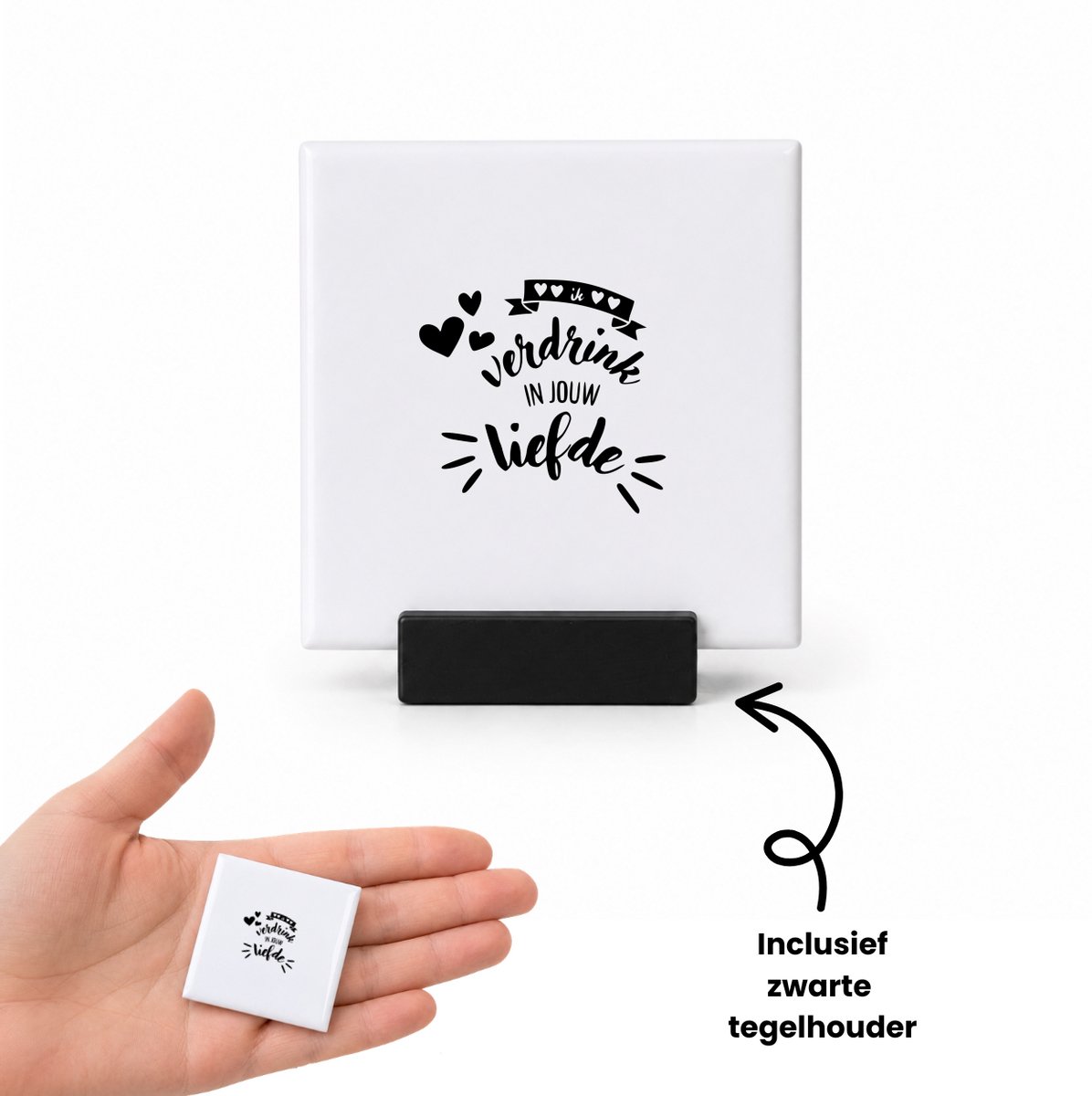 Hacebo Ik verdrink in jouw liefde tegeltje met tegelhouder - Liefde - Relatie - tegeltjes met tekst - Valentijn - Cadeau - spreuktegels - 4.8x4.8 CM Wit