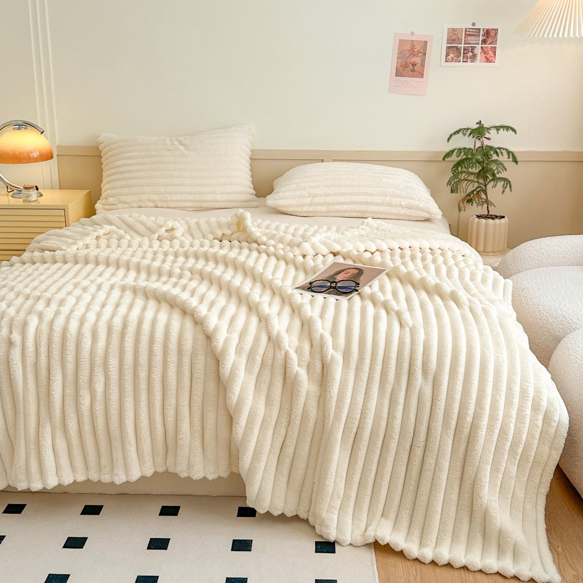 Dailygoods- Knuffeldeken 200 x 230 cm - Pluizige Deken - Microvezel - Zacht en Ademend - Decoratieve Deken - Elegant Strepenpatroon - Fleece Deken