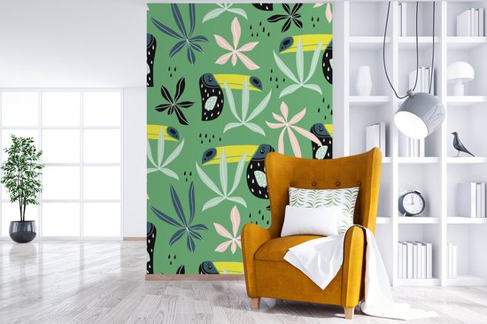 Behang - Fotobehang Toekan - Bladeren - Groen - Breedte 180 cm x hoogte 280 cm